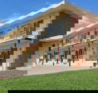 Seven Pines Motor Inn - Bet 4u