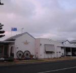 Vue de M Bed  Breakfast - Lawyer Find