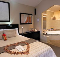 Riverview Rise Retreats - Click Find