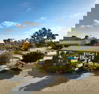 Statesman Motor Inn - Click Find