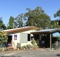 Lake Eacham Tourist Park  Self Contained Cabins - Bet 4u
