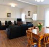 Country Gate Cottages - Click Find