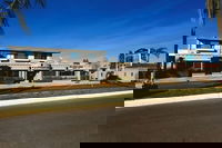 The Town House Motor Inn