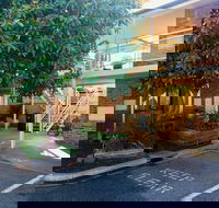 Paddle Wheel Motel - Click Find