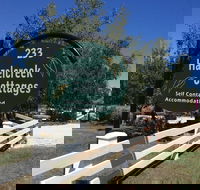 Hazelcreek Cottages - Click Find