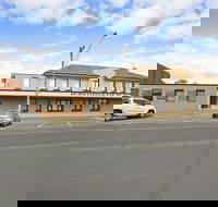 Grand Central Accommodation BB Cobden - Click Find