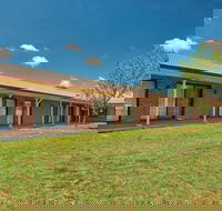 Bushmans Motor Inn - Click Find