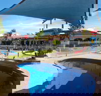 Tropic Coast Motel - Click Find