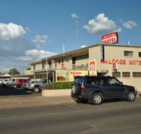 A  A Lodge Motel Emerald - Click Find