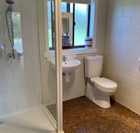 Willaway Motel Apartments - Click Find