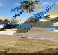 Emu Park Motel - Click Find