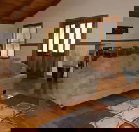 Beachport Retreat Holiday House - Click Find