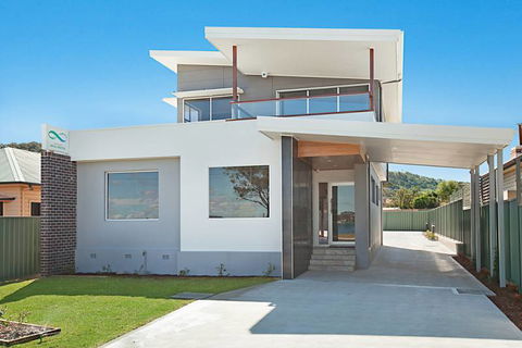 Lake Macquarie Dental Practice - Lawyer Find 0