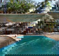 Palm Court Budget Motel Hostel/Backpackers - Click Find
