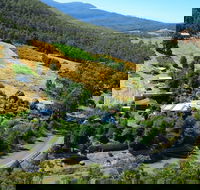 Hillside Bed  Breakfast - Click Find
