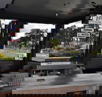 Brougham Arms Hotel - Bet 4u