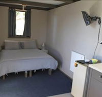 Flinders Island Cabin Park - Click Find