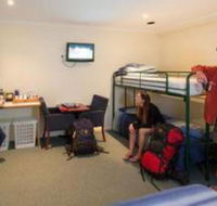 Adventure Backpackers Port Lincoln - Click Find