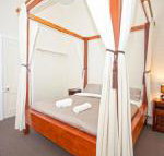 CBD Holiday Home - Click Find