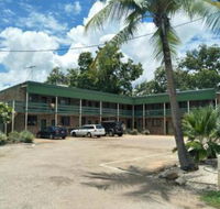 Palm Court Backpackers - Click Find
