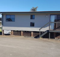 Bentley Waterfront Motel  Cottages - Bet 4u