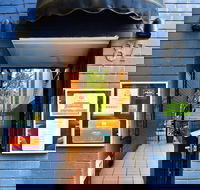 Blue Parrot Backpackers - Bridge Guide