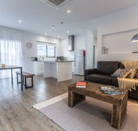 Island Quarters - Click Find
