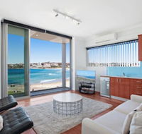 Bondi Vista Beachfront Apartment - Bet 4u