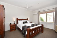 Inglewood Motel and Caravan Park