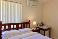 The Royal Dolphin BB in Safety Bay