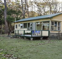 Pebbly Beach Shacks - Click Find