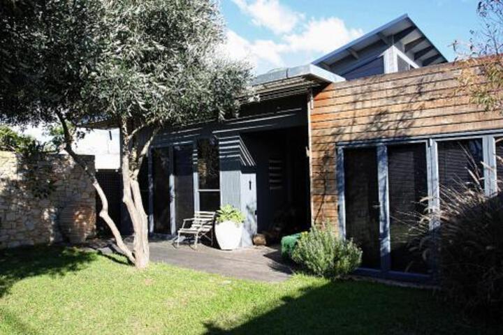 Swan Island VIC Lawyer Find