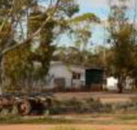 Nulla Nulla Farm Retreat - Click Find