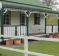 The Dollhouse Cottage - Click Find