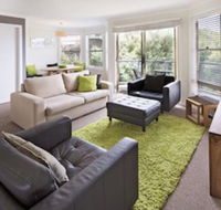 Caribou 3 - Modern  spacious with views over Lake Jindabyne - Click Find