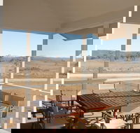 Manna Tree Farm -modern home with majestic views in stunning countryside - Click Find