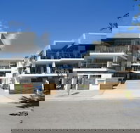 Maggies Beachfront Apt. 8 - Bet 4u
