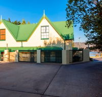 Bayview 3 - Next to Lake Jindabyne - Click Find