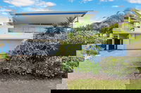 Salt Beach Holiday Home