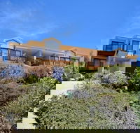 Dromaius 5 - Great Views of The Snowy Mountains - Click Find