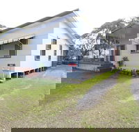 Muller's Cottage at Hat Head - Click Find
