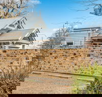 Grandview Accommodation - The Elm Tree Apartments - Bridge Guide