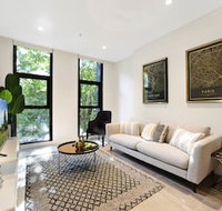 Luxury Style Walking to Darling Harbour QVB ICC - Lawyer Find