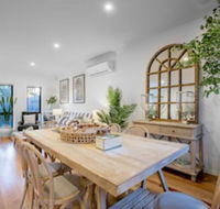 AUJOY 3 Bed Townhouse Burwood 3 - Bet 4u