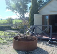 Yea Cabin Bunkhouse - Click Find