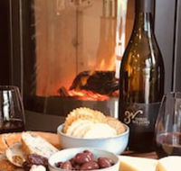 The Cottage at 3 Willows Vineyard - Click Find