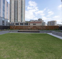 Modern Apartment in Darling Harbour - Lawyer Find