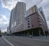 Modern Apartment in Darling Harbour - Lawyer Find