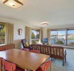 2 Water Crescent Retro Haven - Click Find