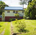 Pet Friendly Beach Cottage at Ballingalla - Click Find